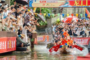 今晚表现高光！沃恩：丹尼斯-史密斯的精神对我们团队影响巨大